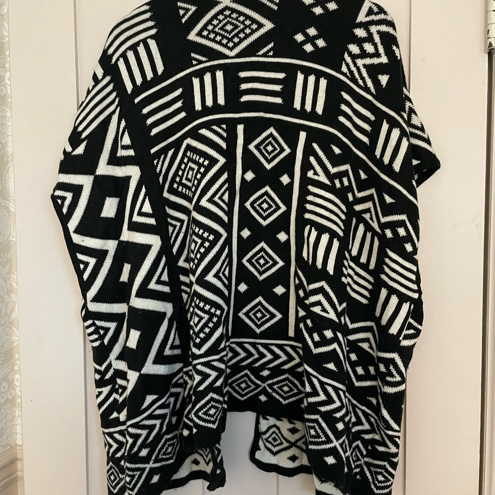 Reversible Patterned Sweater Poncho - image 2